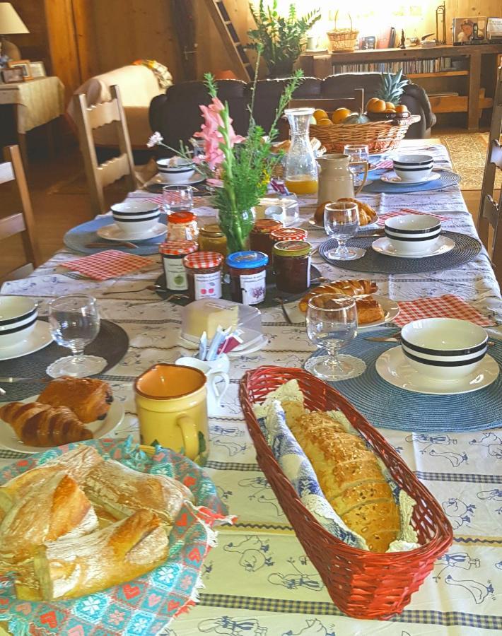 Le Chat Lait Pouylebon Dış mekan fotoğraf